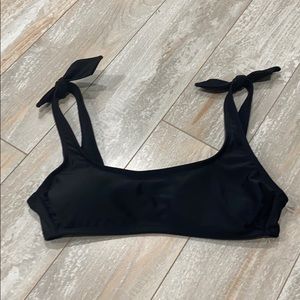 NWOT Black bikini top  small
